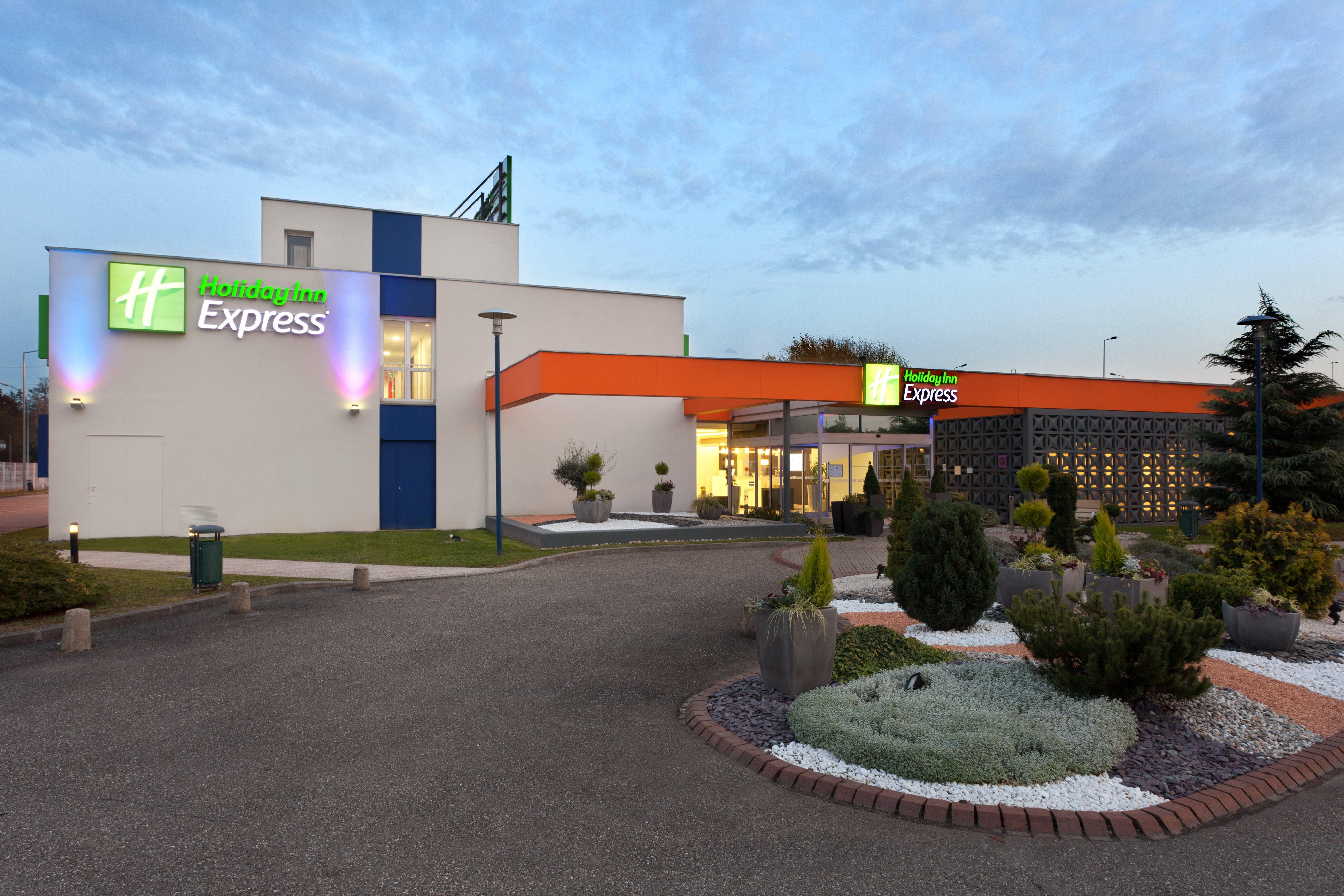 Holiday Inn Express Strasbourg - Sud By Ihg Geispolsheim Esterno foto