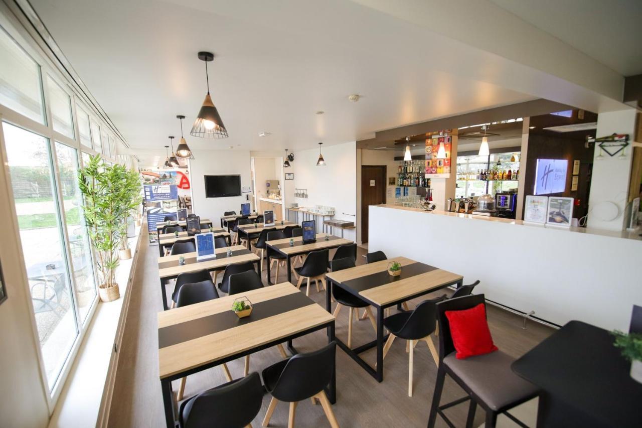 Holiday Inn Express Strasbourg - Sud By Ihg Geispolsheim Esterno foto