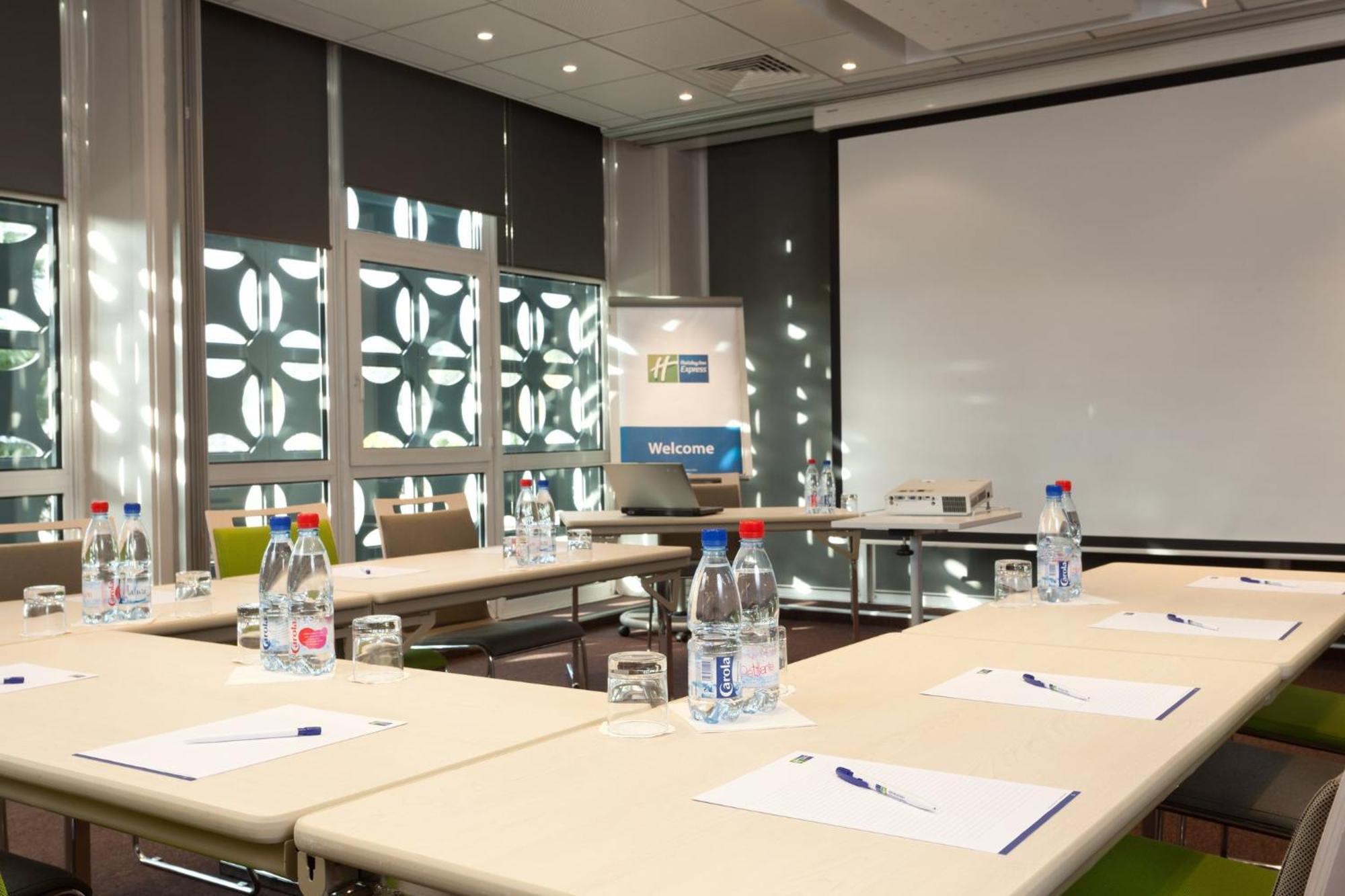 Holiday Inn Express Strasbourg - Sud By Ihg Geispolsheim Esterno foto