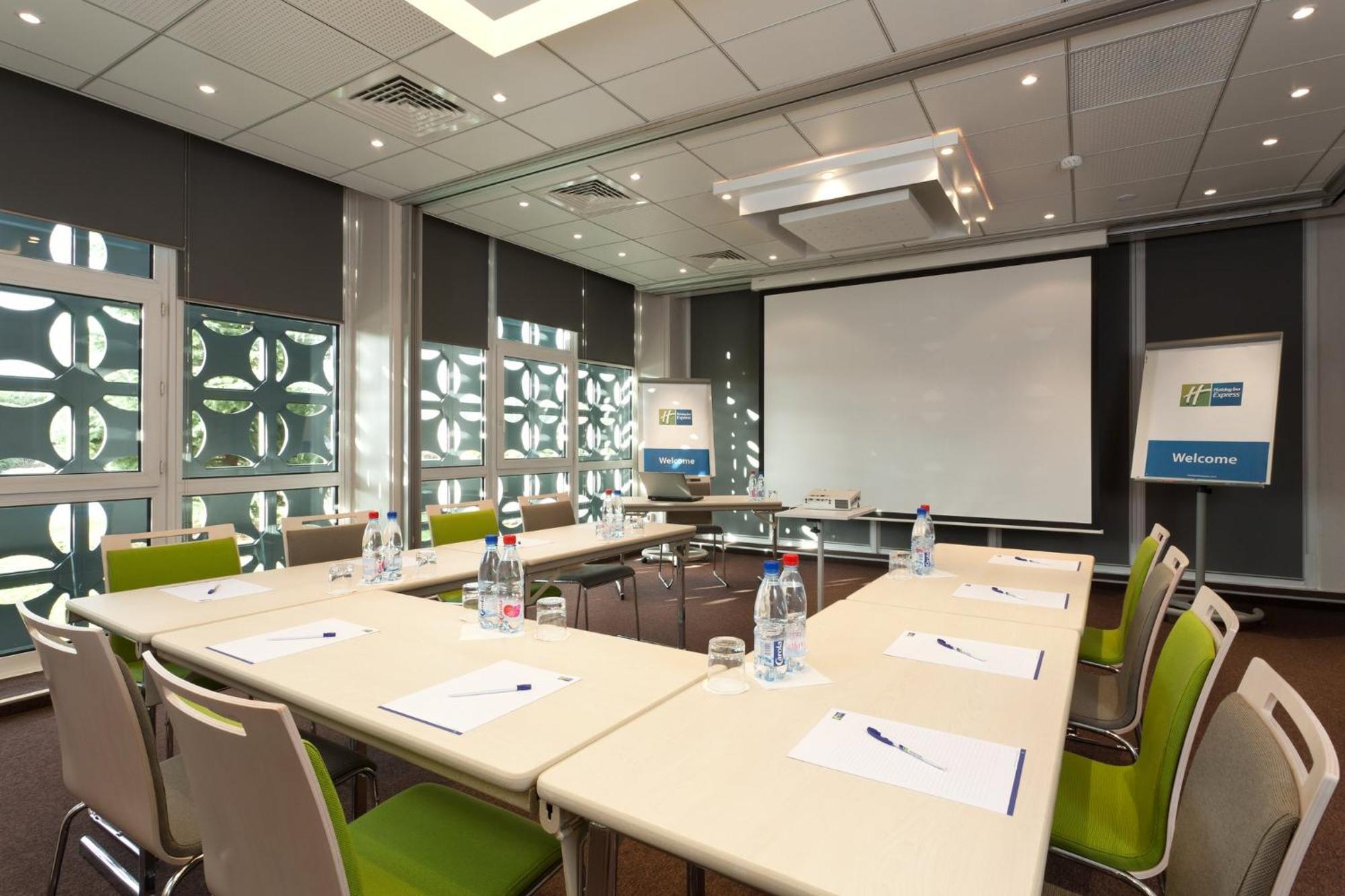Holiday Inn Express Strasbourg - Sud By Ihg Geispolsheim Esterno foto
